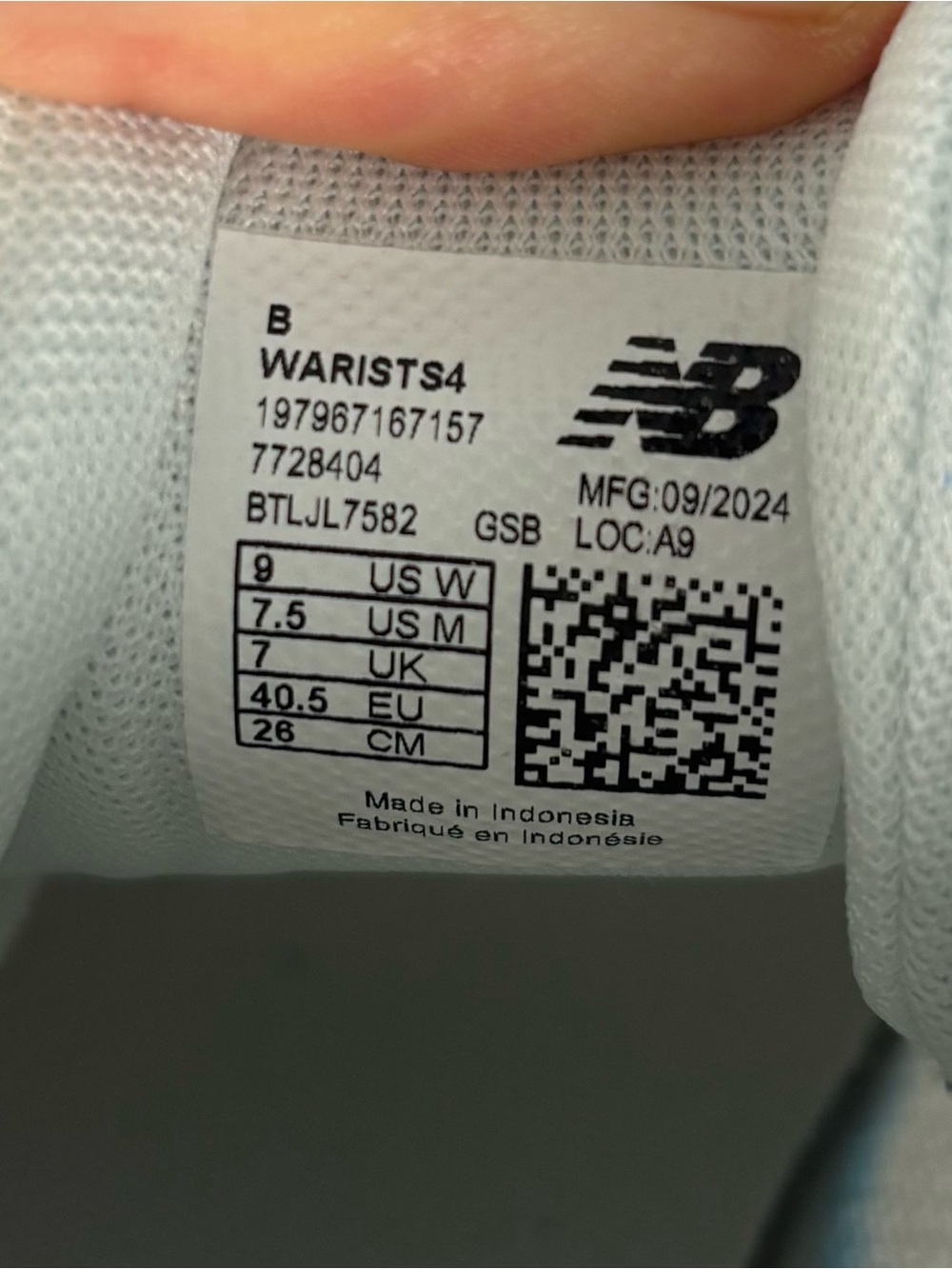 New Balance Fresh Foam Silver Warists Athletic Sneakers - Picture 7 of 8